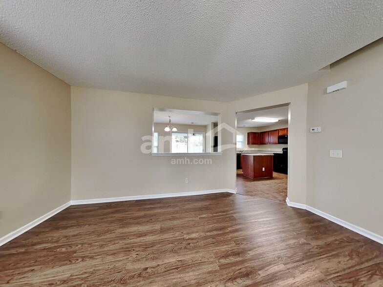 Building Photo - 418 Dovetail Cir