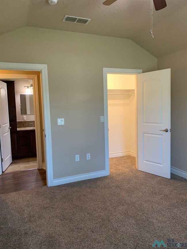 Building Photo - 116 Mariposa Dr