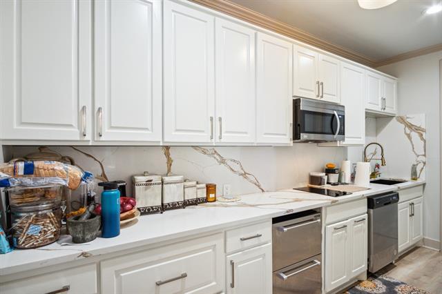 Building Photo - 3700 Watercrest Dr