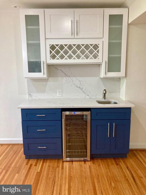 Building Photo - 7807 Spring Ave