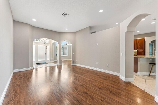 Building Photo - 25946 Buckthorn Ave