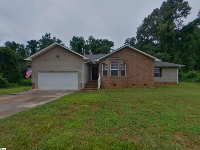 Primary Photo - 211 Boxwood Ln