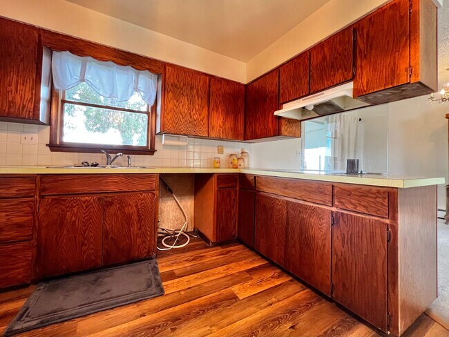 Building Photo - Peaceful Country Living | Mountain Views + Spacious 2 Bed Retreat