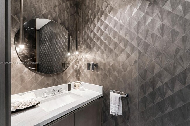 Building Photo - 16901 Collins Ave