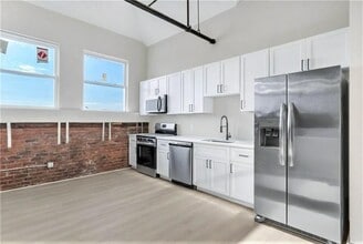 Building Photo - 72 Kendrick Ave