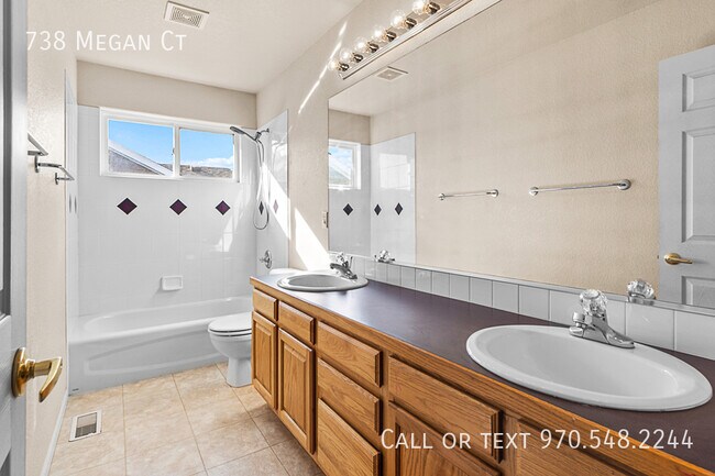 Building Photo - 738 Megan Ct