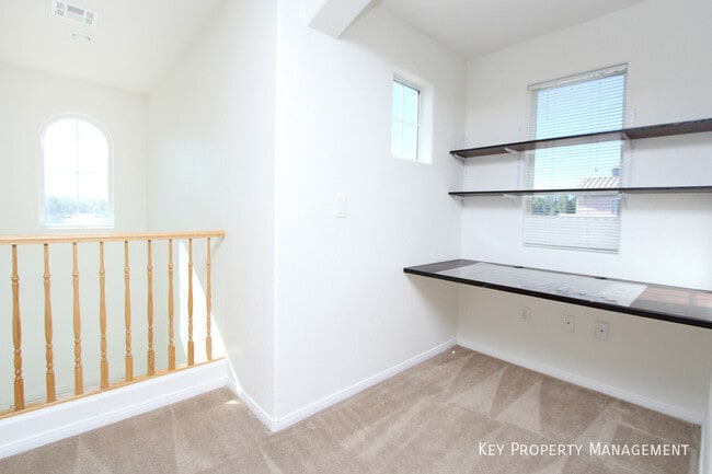 Building Photo - 5830 Willow Trace Ave