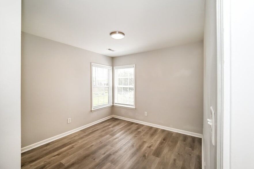 Building Photo - 4915 Stowe Derby Dr