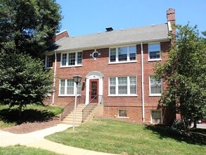 Building Photo - Charming 1 Bed 1 Bathr Condo In Much Sough...