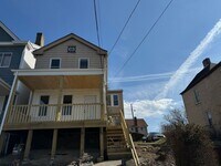 Building Photo - 4 BEDROOM HOME AVAILABLE NOW!!