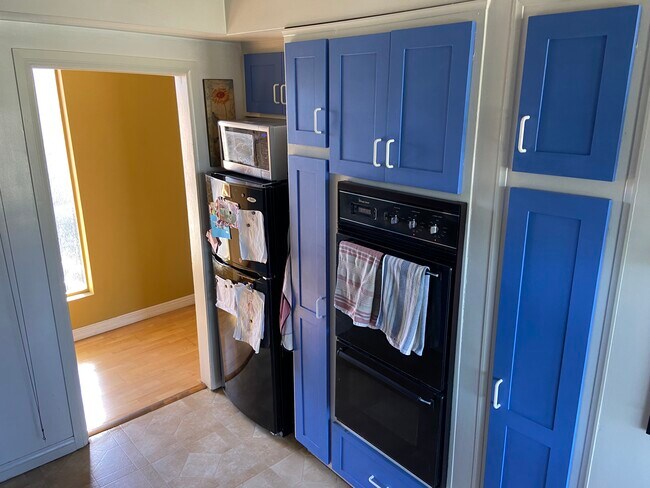 Building Photo - 6601 Springpark Ave