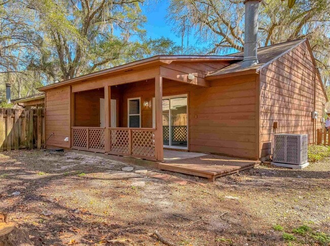 Building Photo - 3022 Homewood Pl