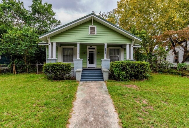 Primary Photo - $1450- 4 bed/2 bath single-family home for...