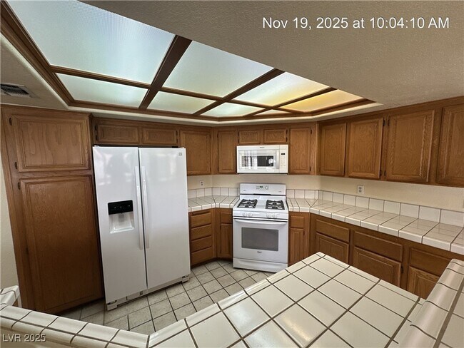 Building Photo - 398 Decareo Ct