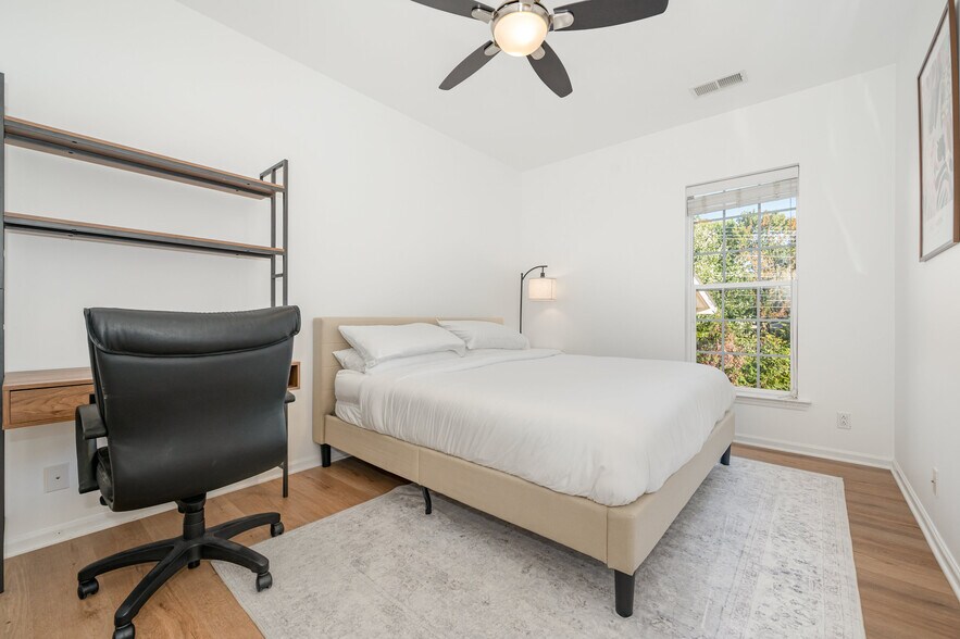 Guest Bedroom 2 - 3276 Margellina Dr