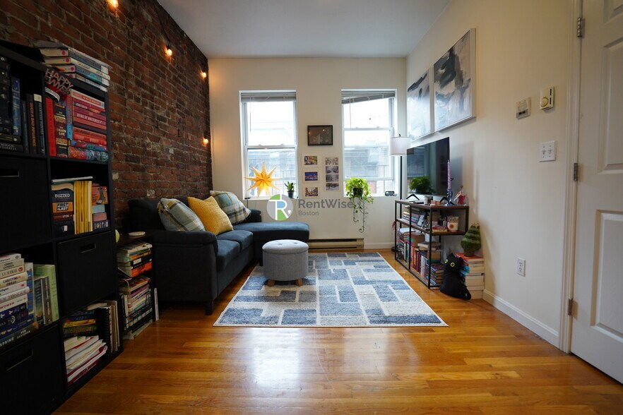 Primary Photo - 6 Cleveland Pl