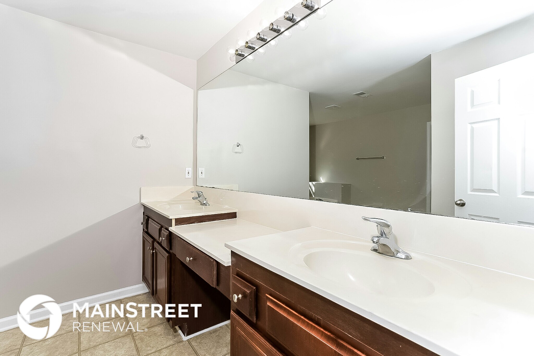 Building Photo - 5118 Upper Elm St