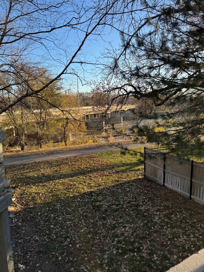 Building Photo - 1 bedroom apartment with in-unit laundry, 2nd floor unit, close to the river and walking path.