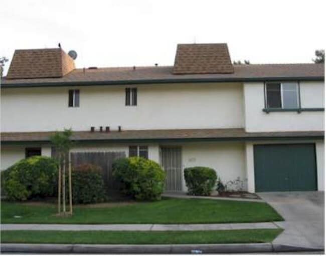 New flooring/paint. Move in special-lower... - New flooring/paint.  Move in special-lower...