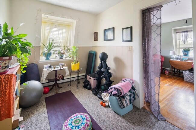 Building Photo - 38 Spring St