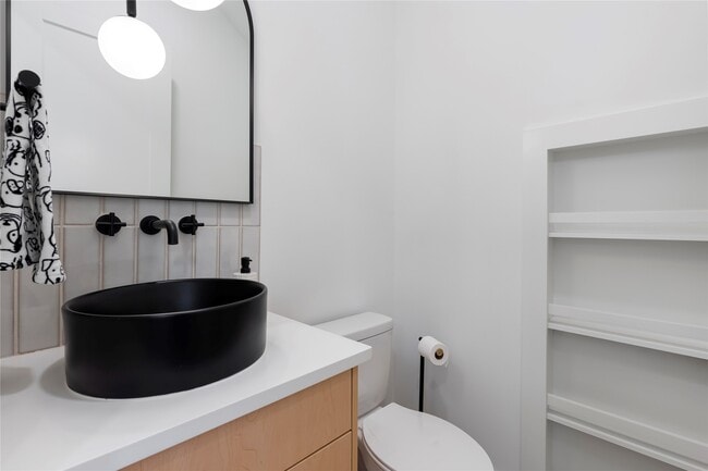 Building Photo - 3115 Armada Dr