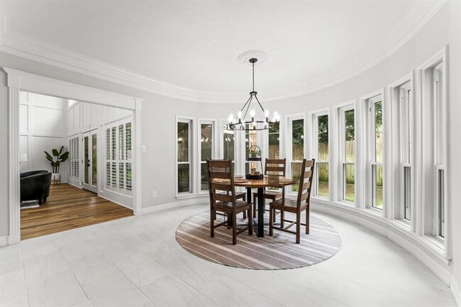 Building Photo - 8911 Tranquil Park Dr