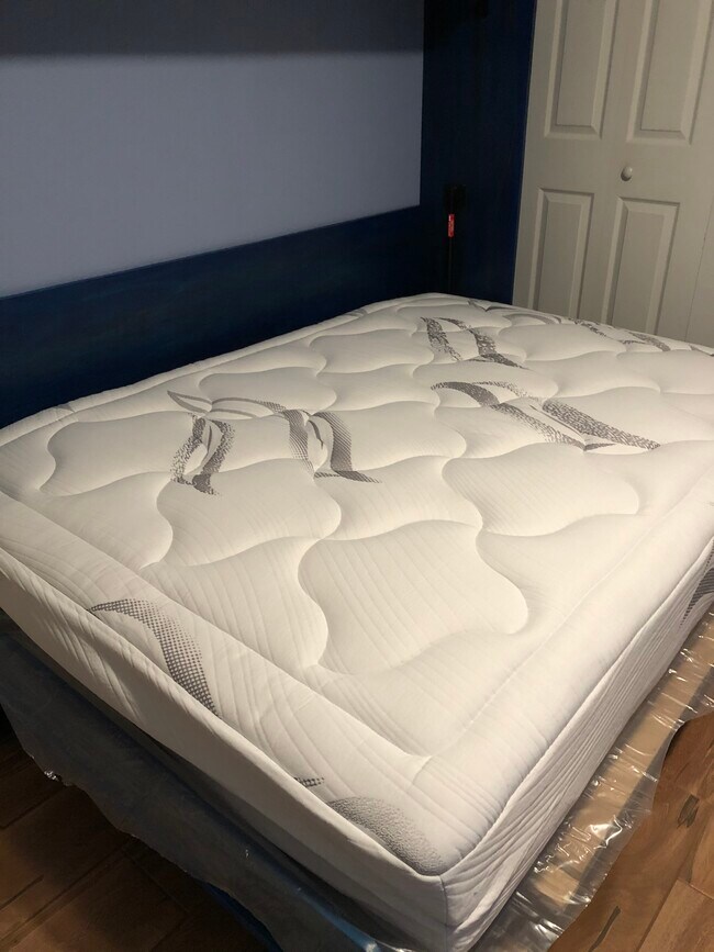 Building Photo - 2950 Viscaya Pl