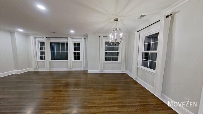 Building Photo - 1200 Dresden Dr W