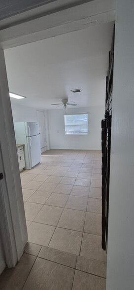 Building Photo - 17152 NE 3rd Ct