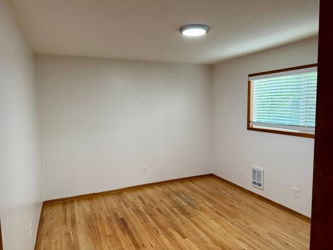 Building Photo - 1501 SW Bertha Blvd