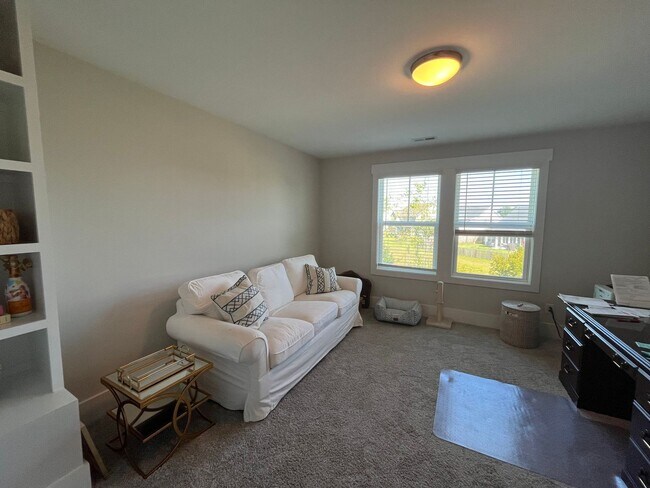 Building Photo - 7404 Springwater Dr