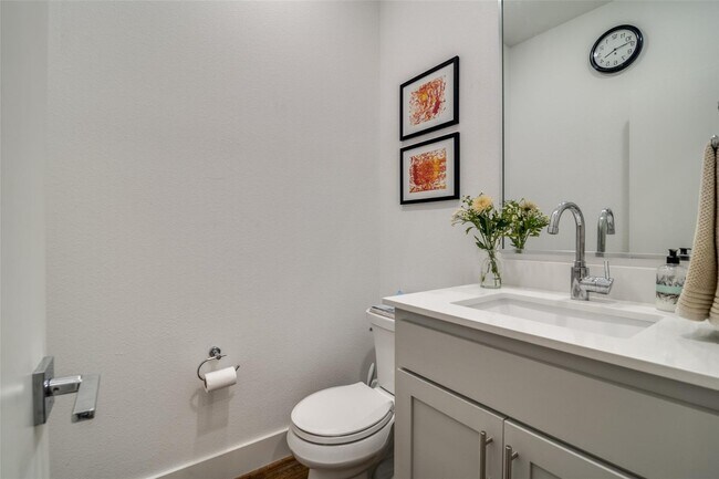 Building Photo - Prime Lower Greenville location with an open floorplan!