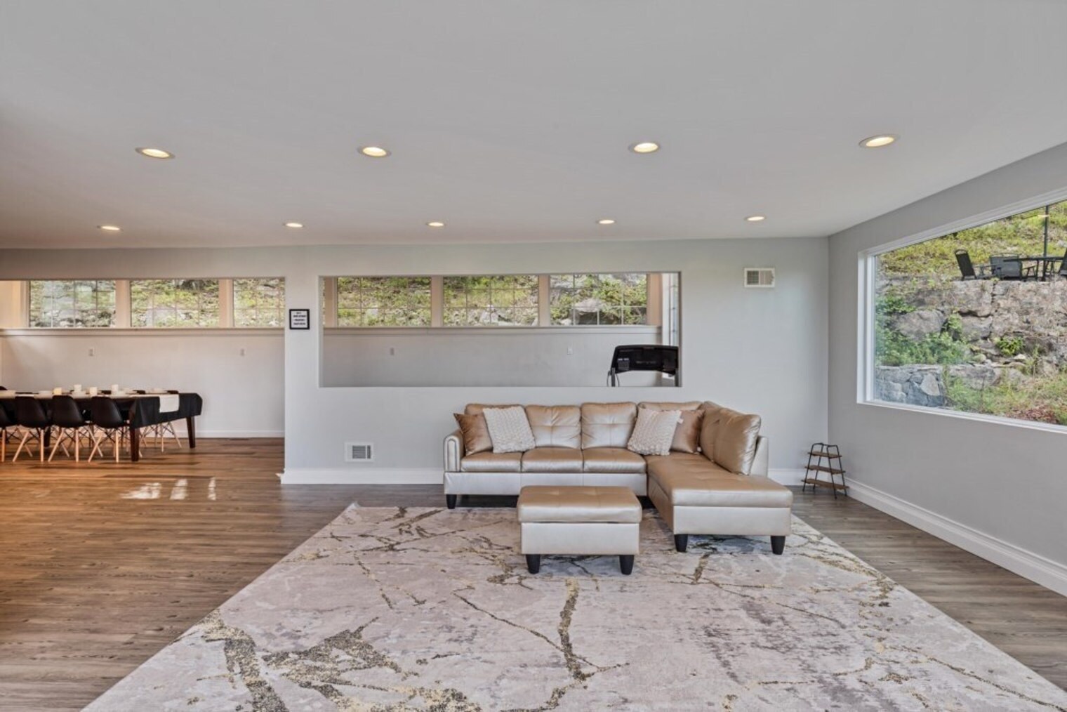 Building Photo - 52 Pavilion Rd