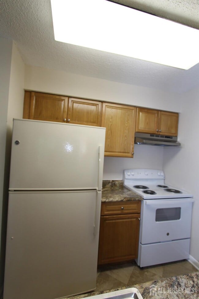 Building Photo - 4707 Ravens Crest Dr