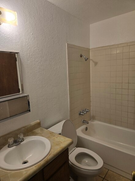 Building Photo - 5066 Inspiration Ln