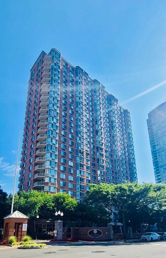 Building Photo - 20 2nd St
