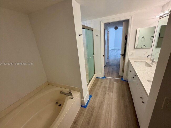 Building Photo - 3610 Yacht Club Dr