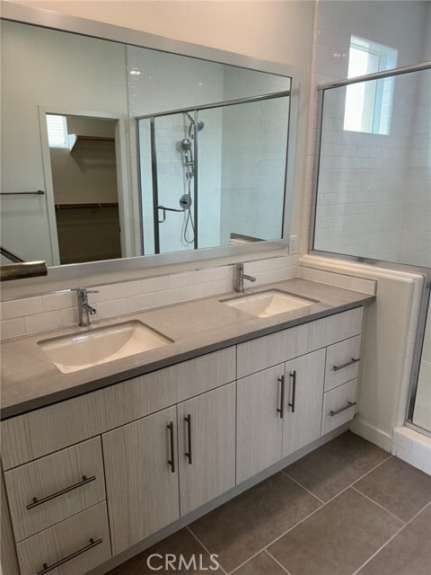 Building Photo - 233 Radial