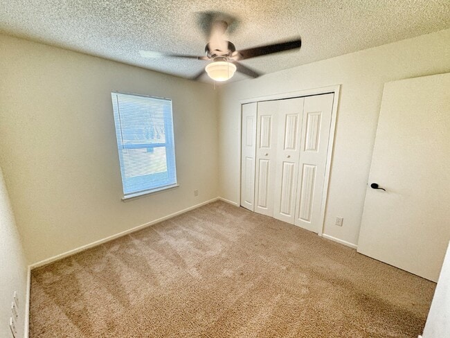 Building Photo - Charming 3-Bedroom 2- Bath home in New Bra...