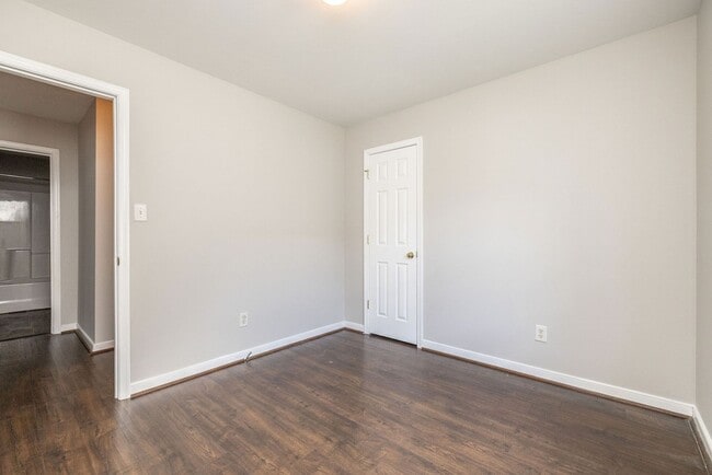 Building Photo - Spacious home in Hopewell