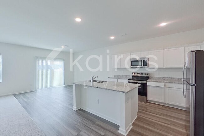 Building Photo - 677 Castillo Dr