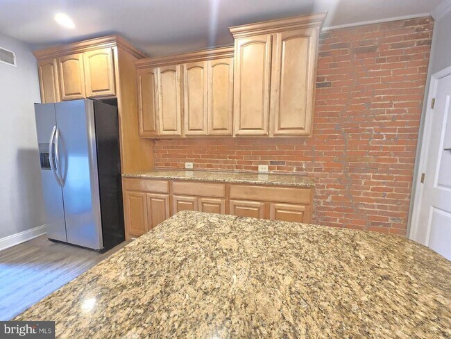 Building Photo - 112 N Luzerne Ave