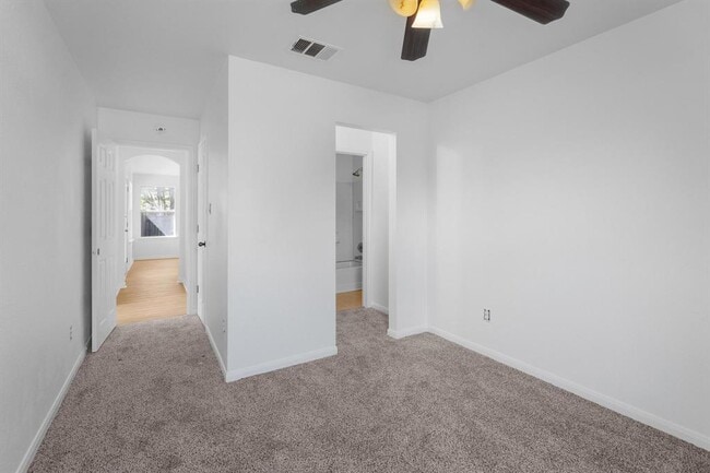 Building Photo - 114 Gainer Dr