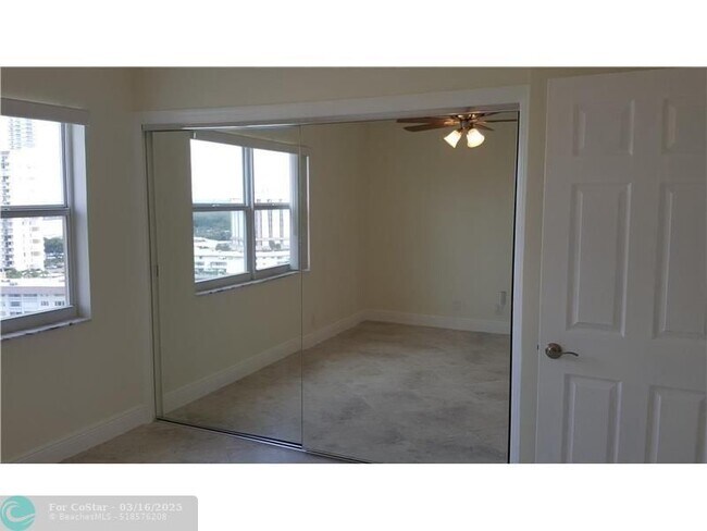 Building Photo - 121 Golden Isles Dr