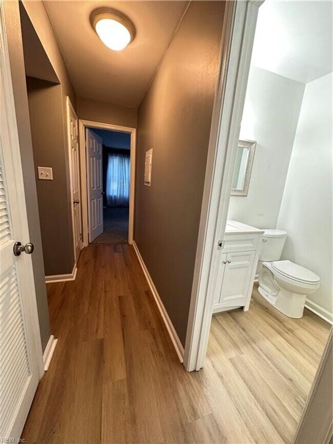 Building Photo - 2 Bedroom 2 Bath Condo