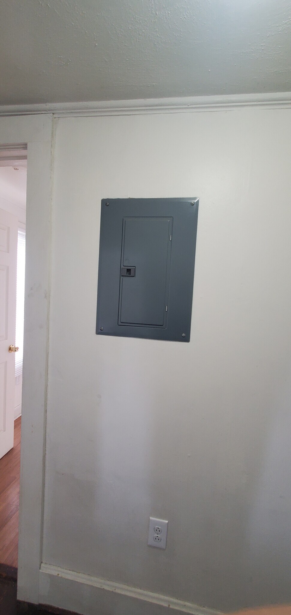 Building Photo - 18 Main St