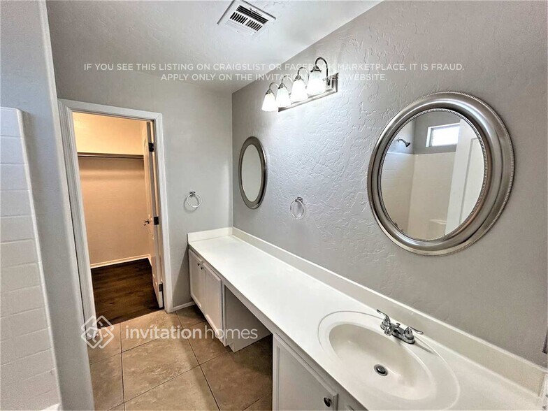 Building Photo - 6975 W Cactus Wren Dr