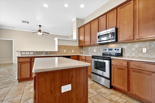Building Photo - 6018 Tapestry Dr