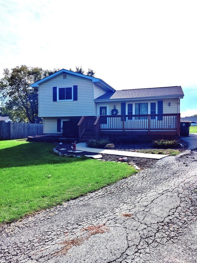 Building Photo - 1362 Grace Cir