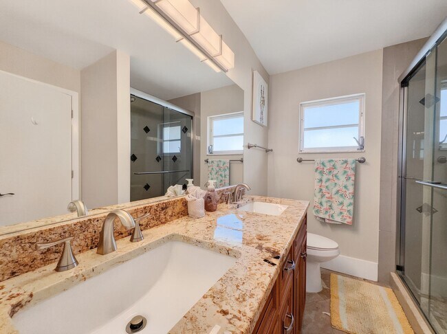 Building Photo - Discover the perfect Naples Park rental just minutes from the beach.